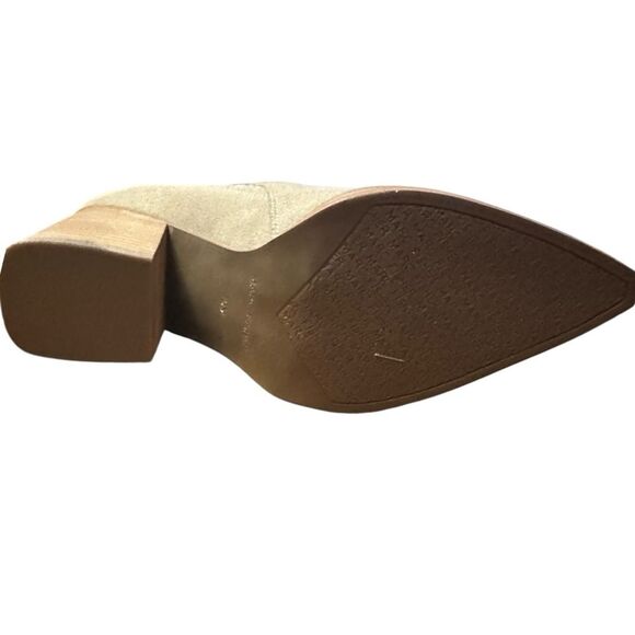 Marc Fisher Mayden SZ 10M Stretch Pointed toe Ankle Boots medium natural suede - Picture 9 of 10